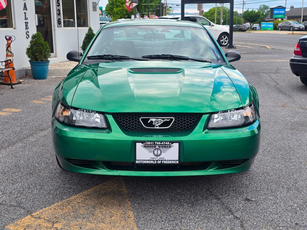 Used 2001 Ford Mustang Premium RWD image 2