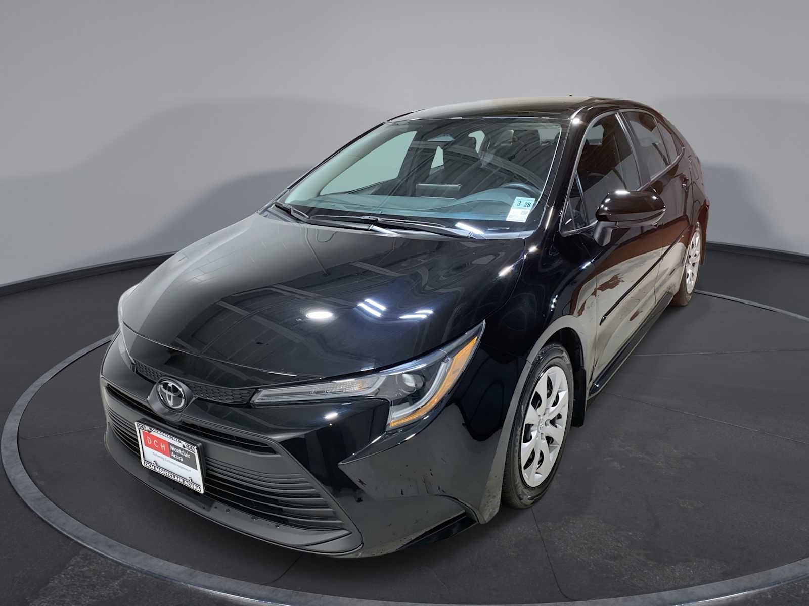 Used 2023 Toyota Corolla LE image 1