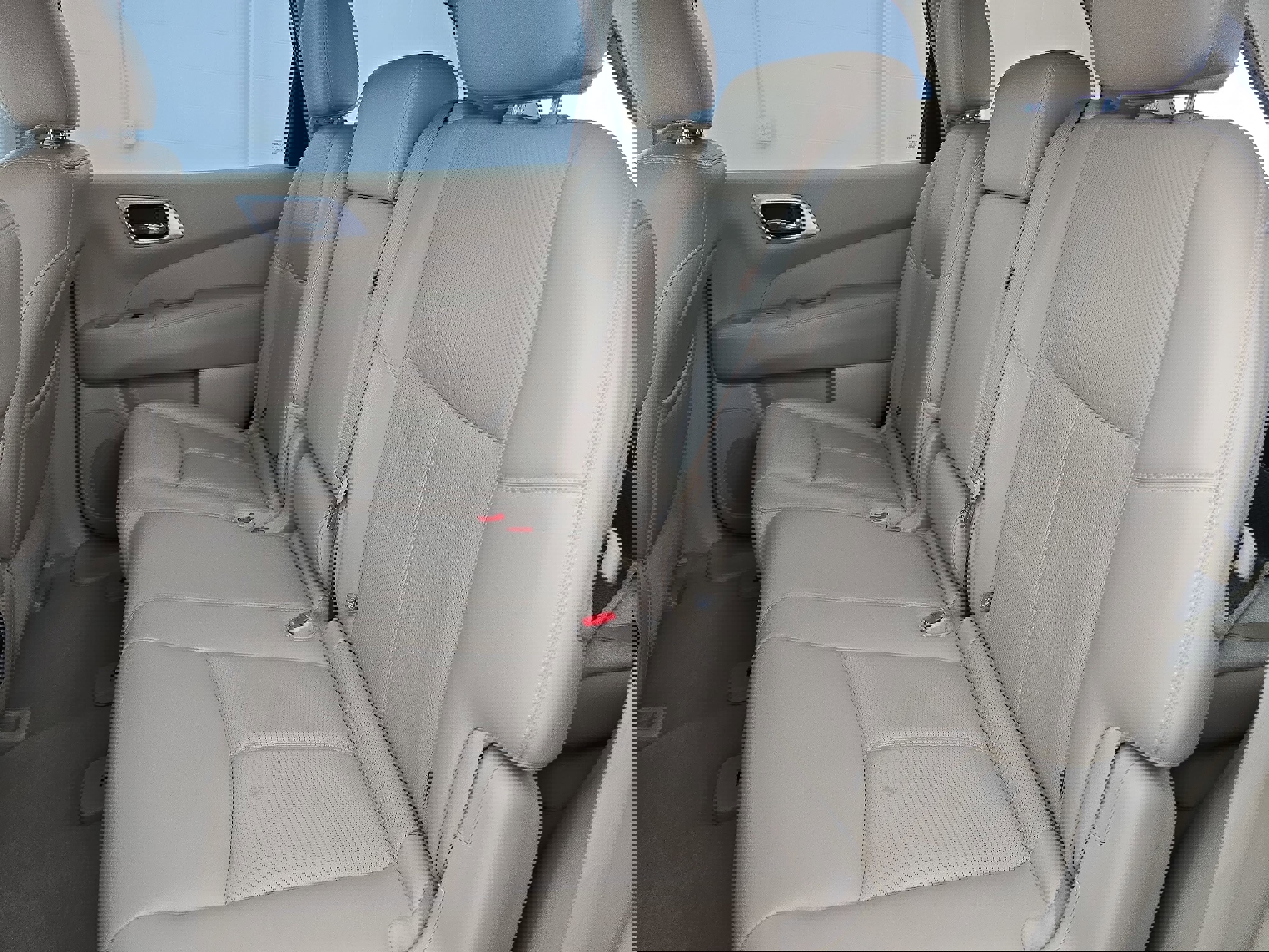 Used 2015 Nissan Pathfinder Platinum image 15