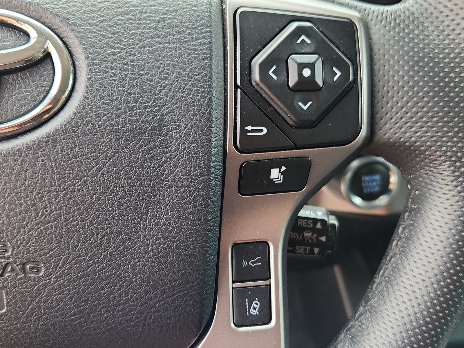 Used 2023 Toyota Tacoma SR5 w/ Technology Package AWD/4WD image 21