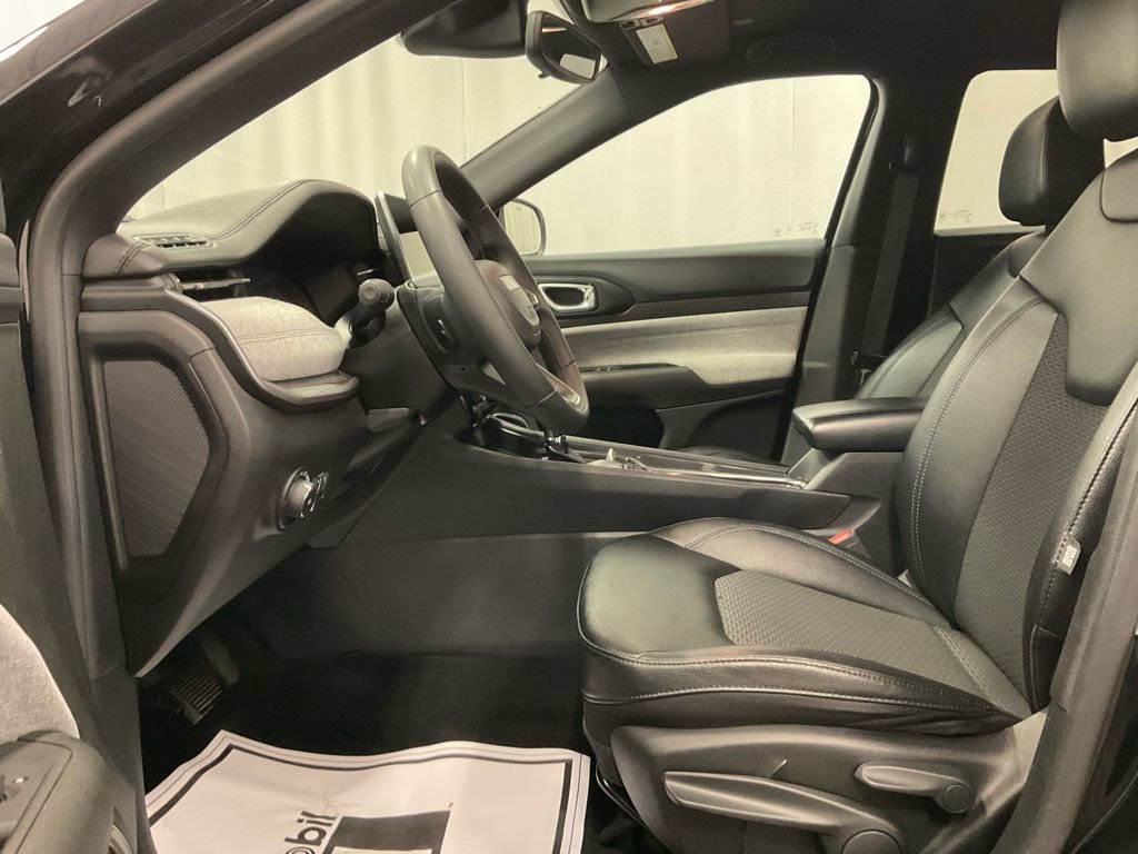 Used 2024 Jeep Compass Latitude image 13