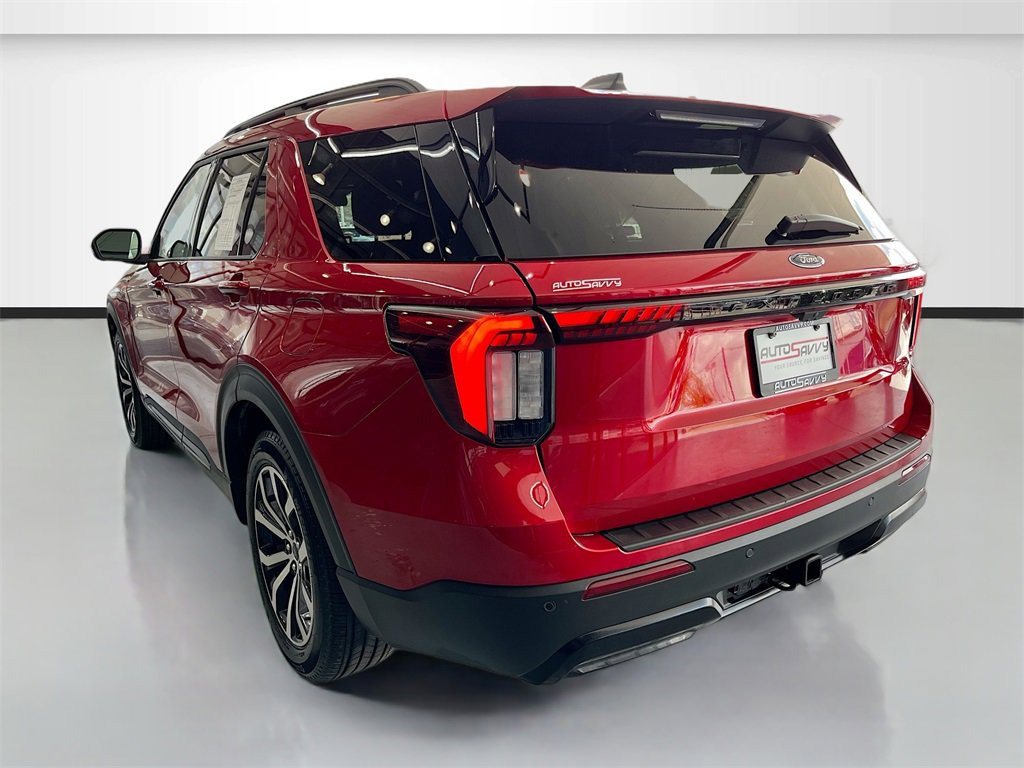 Used 2025 Ford Explorer ST-Line w/ Premium Package image 5