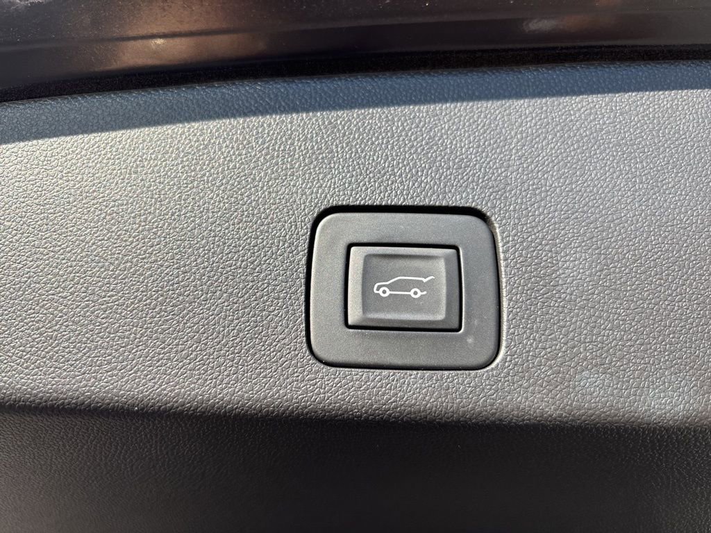 Used 2023 Buick Encore GX Select w/ Sport Touring Package image 19