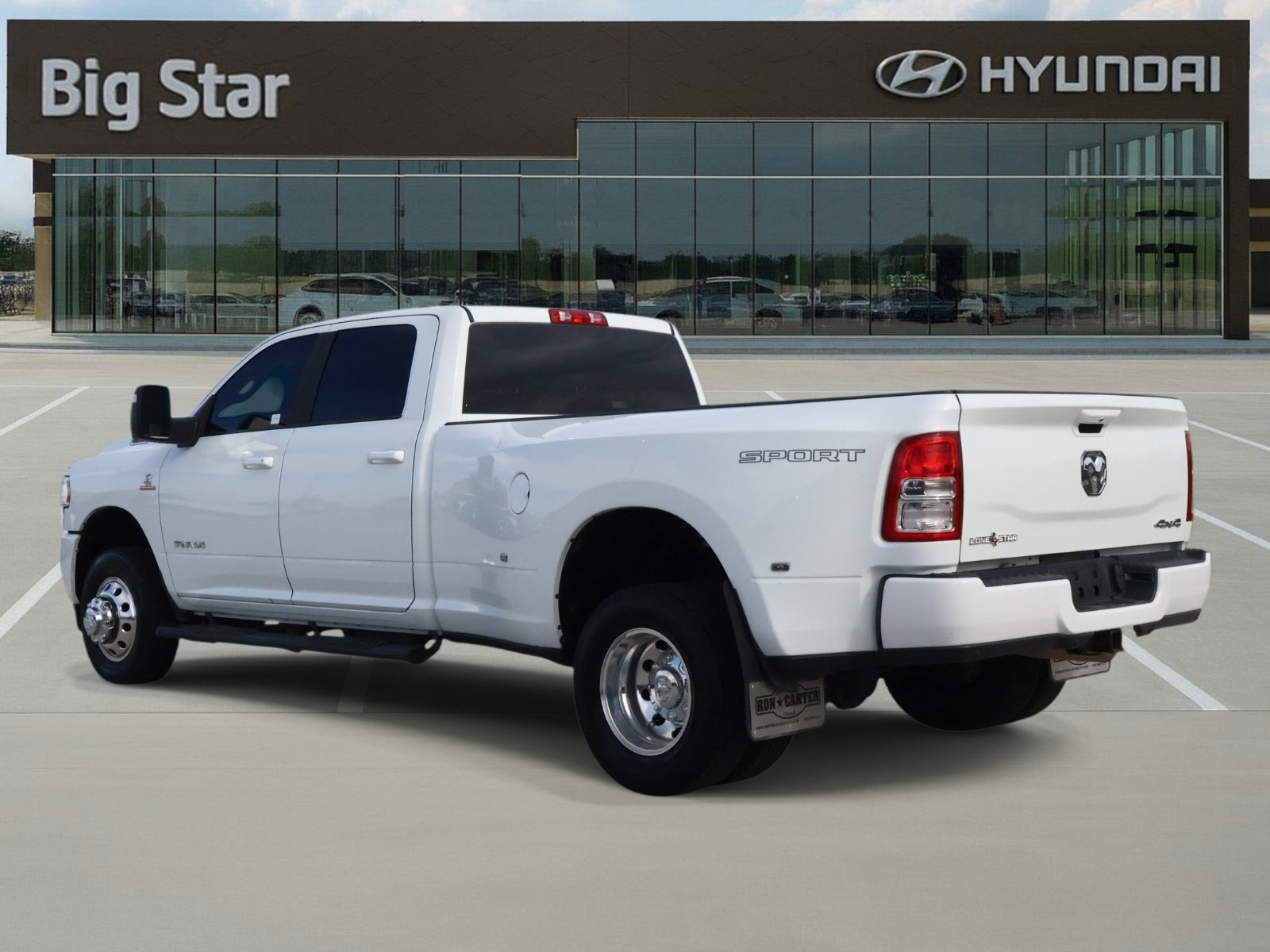 Used 2024 RAM 3500 Lone Star w/ Sport Appearance Package AWD/4WD image 3