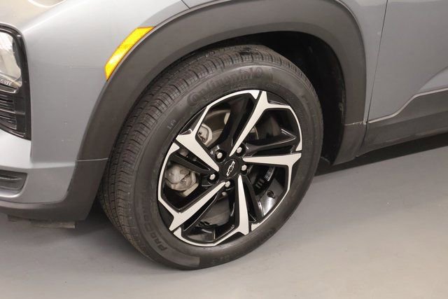 Used 2021 Chevrolet TrailBlazer RS w/ Sun and Liftgate Package image 9