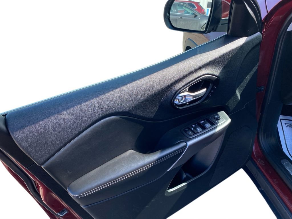 Used 2021 Jeep Cherokee Limited w/ Elite Package image 11