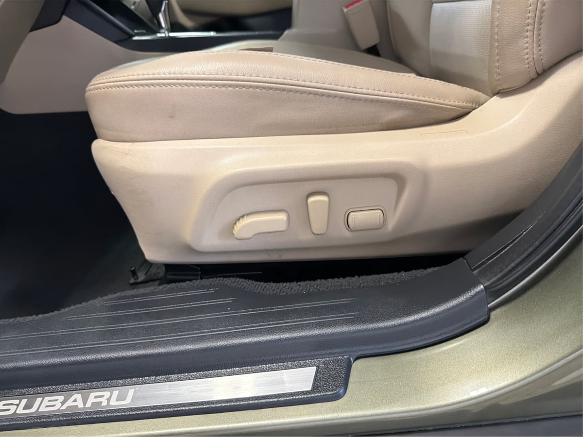 Used 2017 Subaru Outback 3.6R Limited AWD/4WD image 23