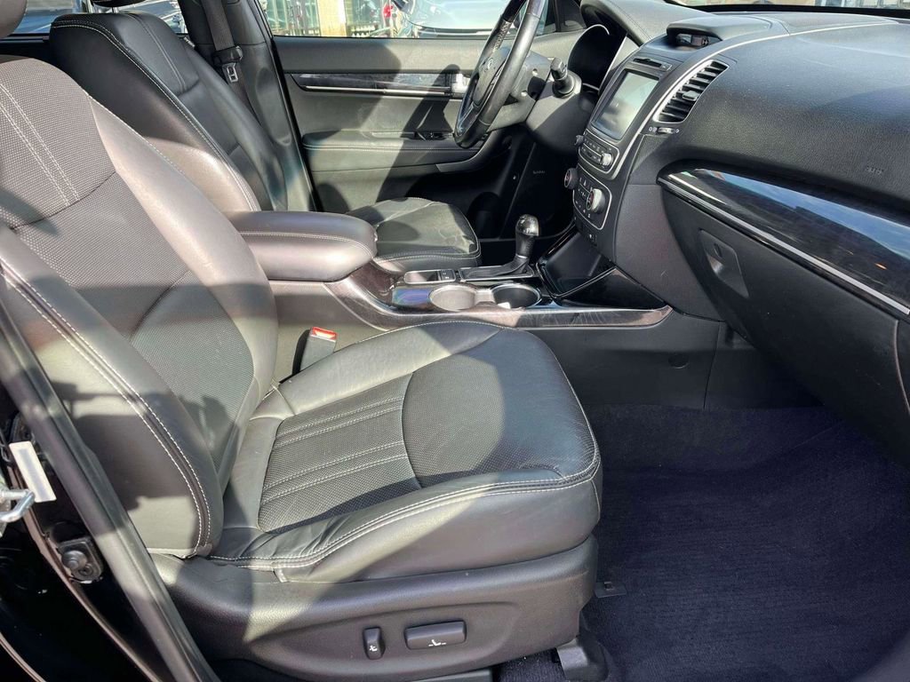 Used 2015 Kia Sorento SX image 15