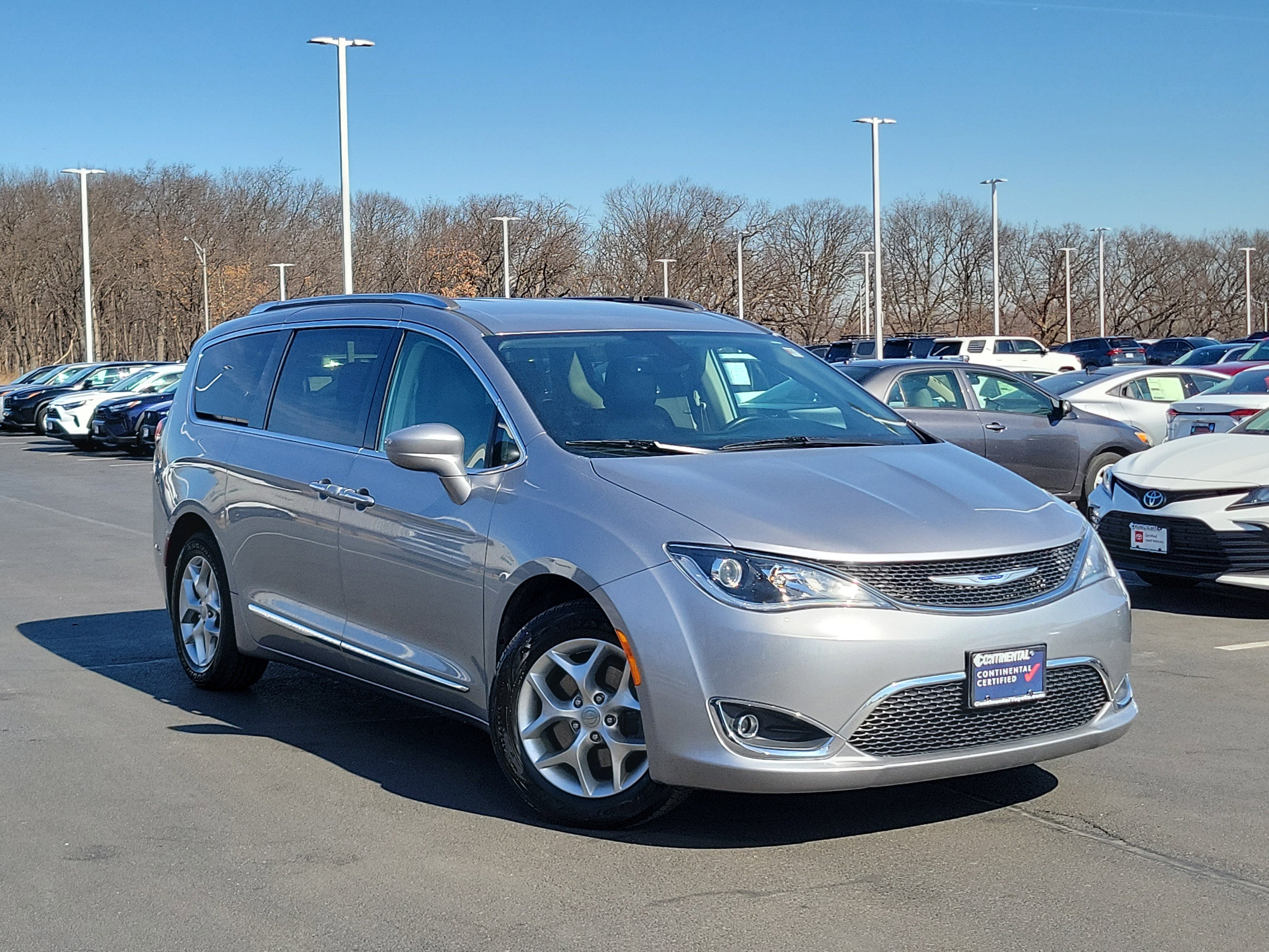 Used 2019 Chrysler Pacifica Touring-L Plus w/ Tire & Wheel Group image 33