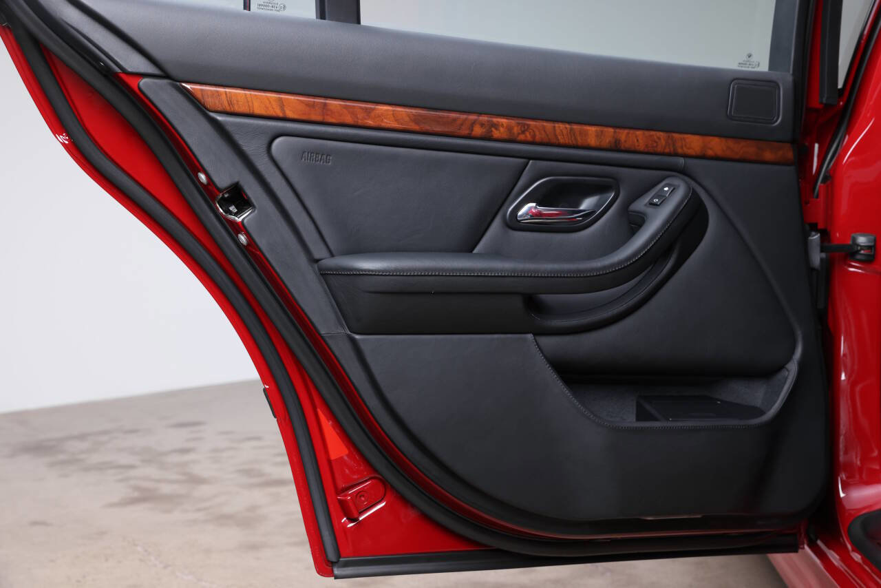 Used 2003 BMW M5 image 99