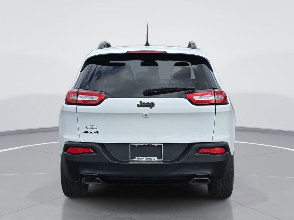 Used 2018 Jeep Cherokee Latitude w/ Altitude Package AWD/4WD image 5
