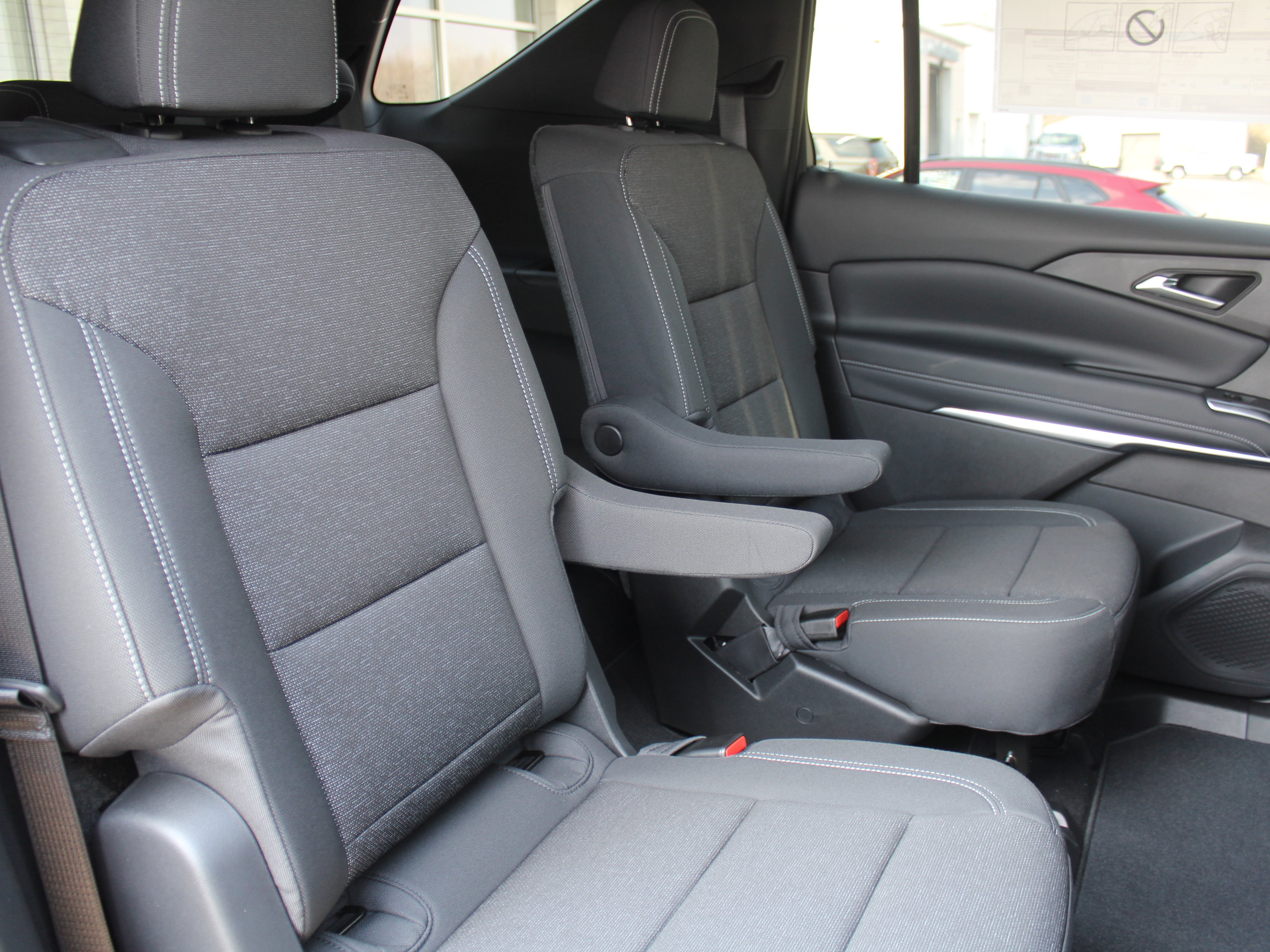 New 2026 Chevrolet Traverse LT image 16