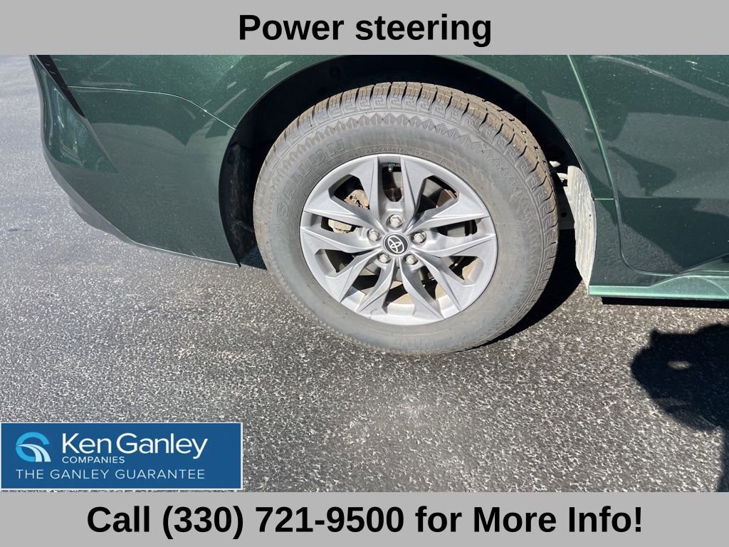 Used 2023 Toyota Sienna XLE image 22