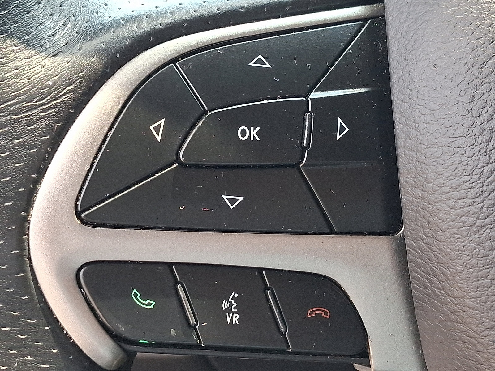Used 2019 Dodge Durango SXT w/ 3rd Row Seating Group AWD/4WD image 21