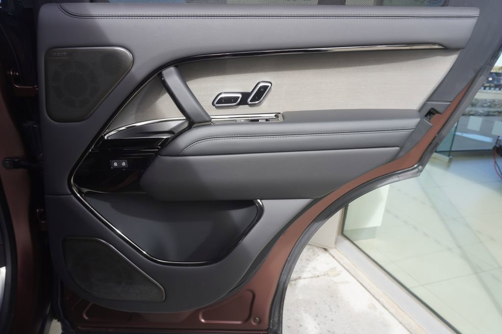 New 2026 Land Rover Range Rover SV image 25