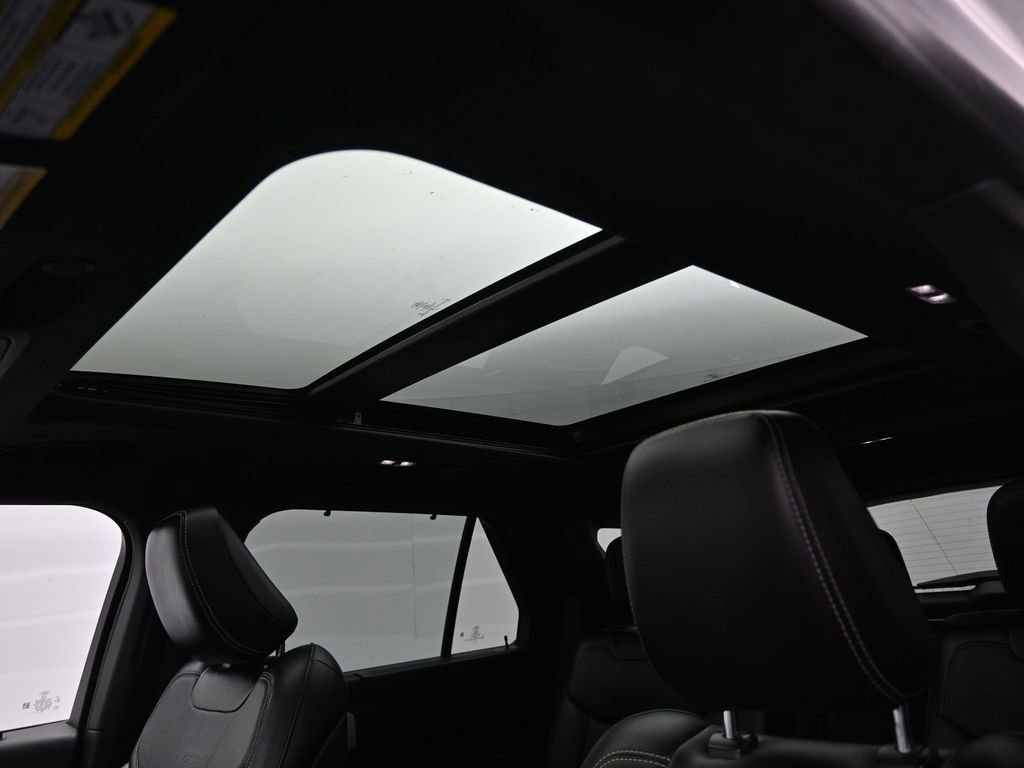 Used 2020 Ford Explorer ST w/ Premium Technology Package image 10