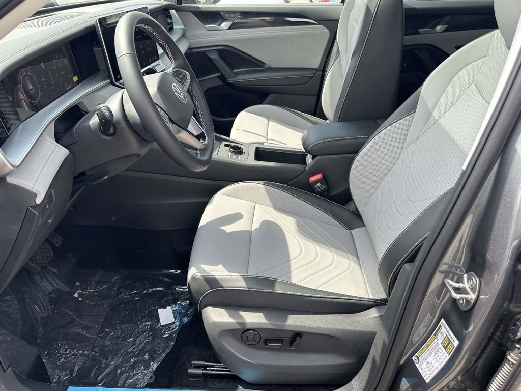 New 2026 Volkswagen Tiguan SE image 14