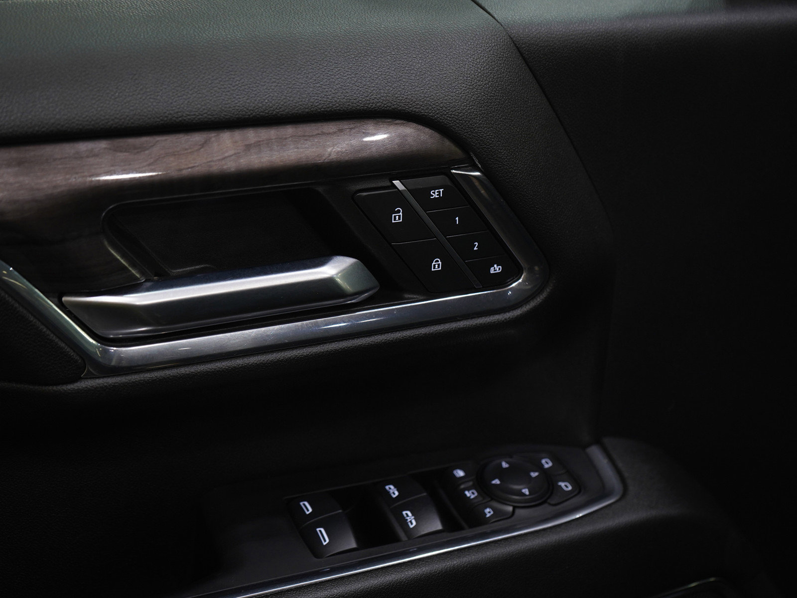 Used 2024 Chevrolet Silverado 3500 LTZ w/ LTZ Convenience Package image 23