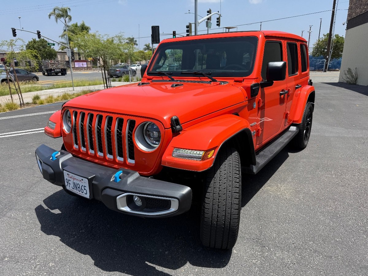 Used 2023 Jeep Wrangler Unlimited Sahara AWD/4WD image 4