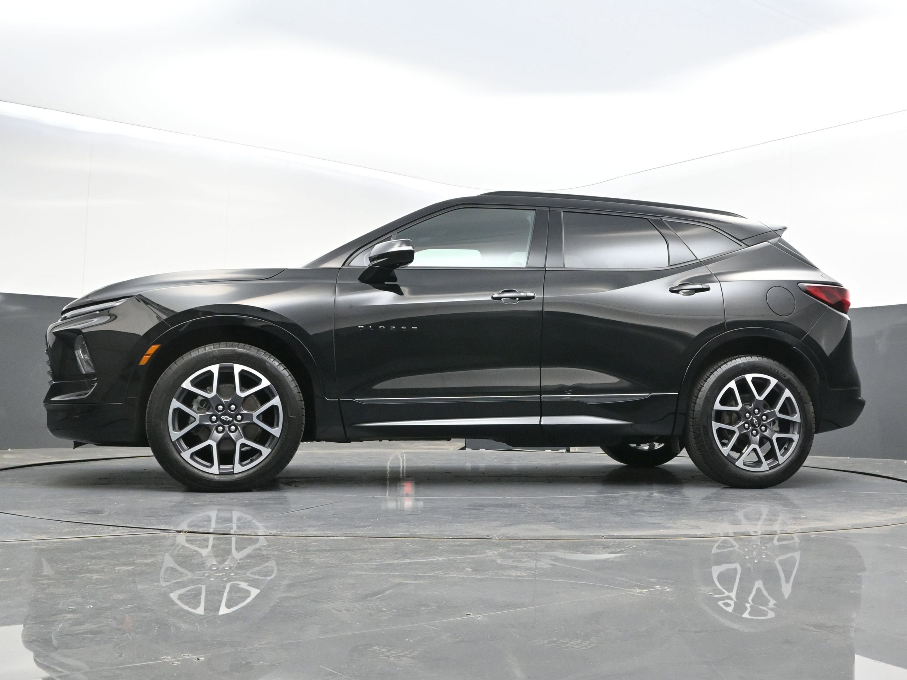Used 2024 Chevrolet Blazer RS w/ Driver Confidence II Package AWD/4WD image 43