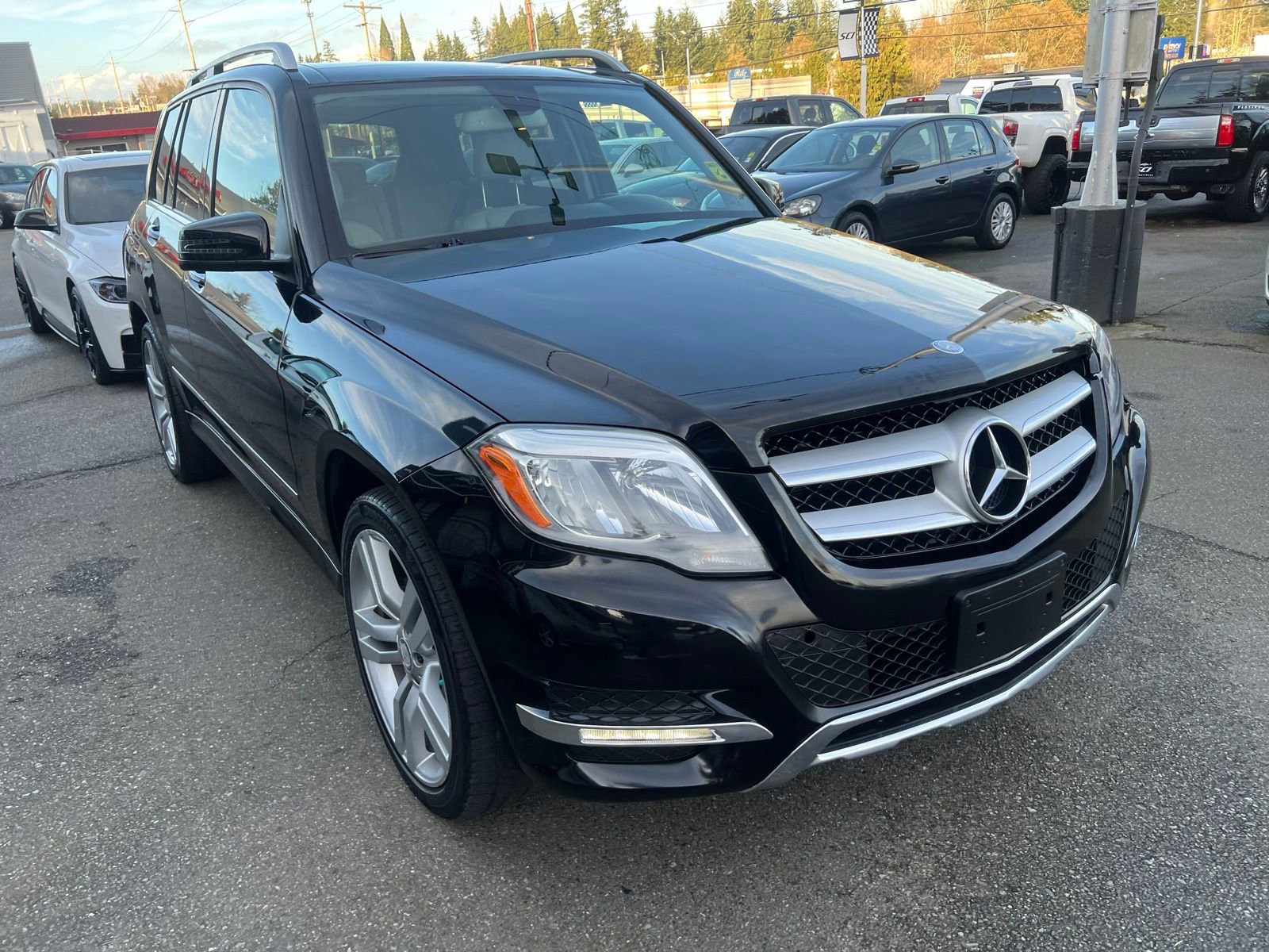 Used 2014 Mercedes-Benz GLK 350 4MATIC w/ Premium 1 Package image 3