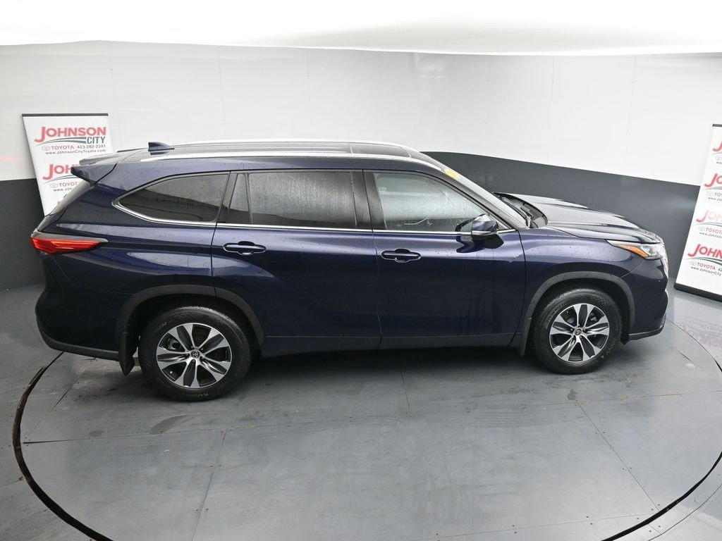 Used 2020 Toyota Highlander XLE image 34
