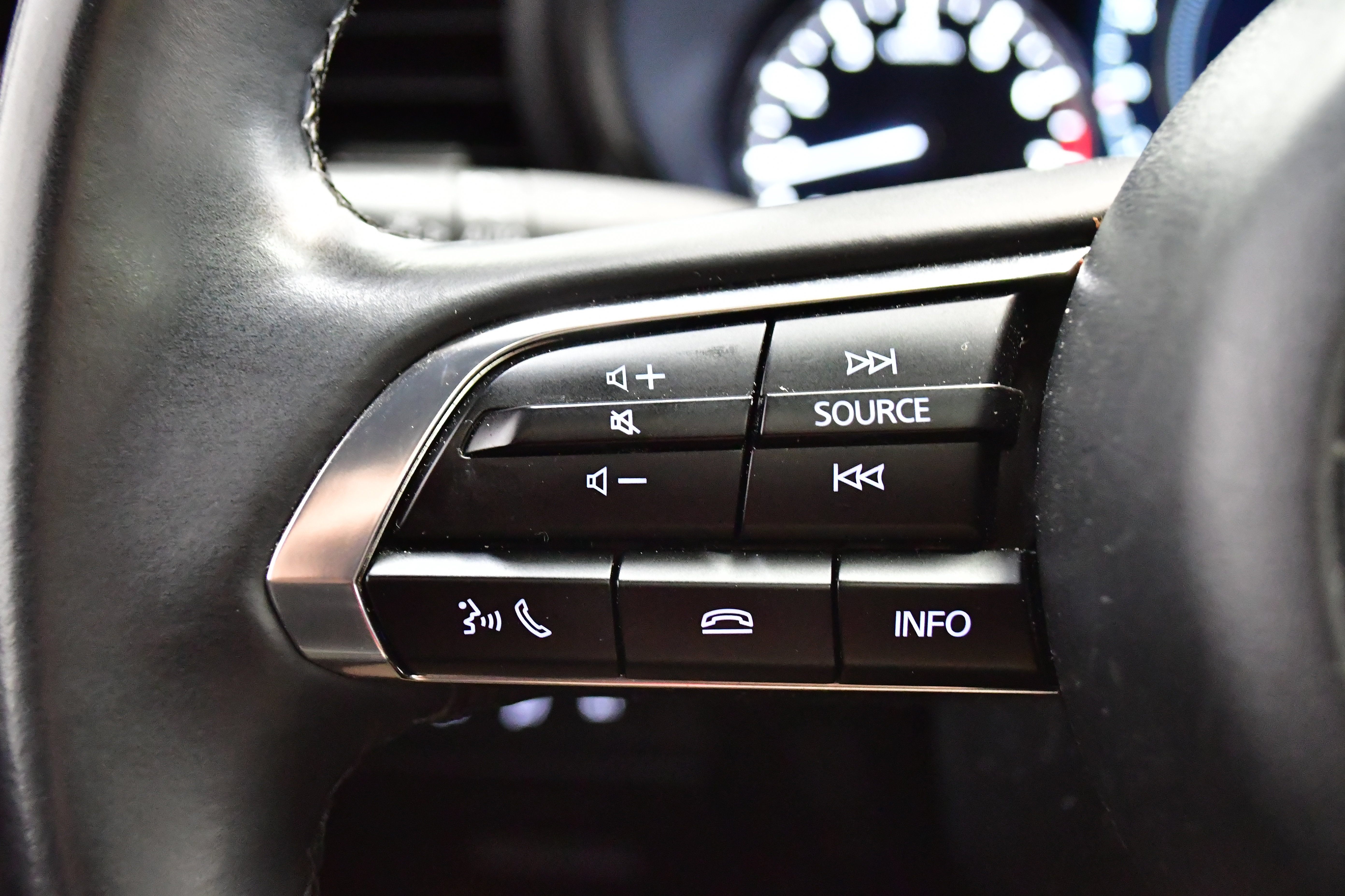 Used 2024 MAZDA MAZDA3 s image 22