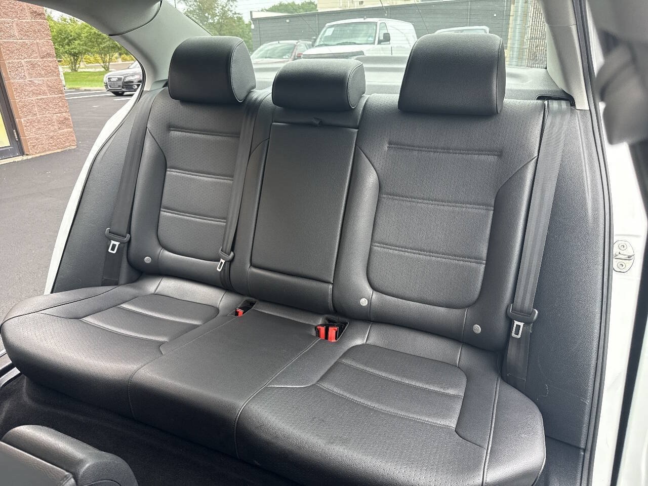 Used 2017 Volkswagen Jetta SE FWD image 19
