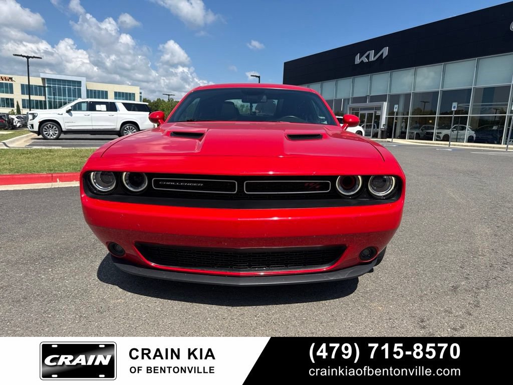 Used 2017 Dodge Challenger R/T w/ Driver Convenience Group RWD image 14