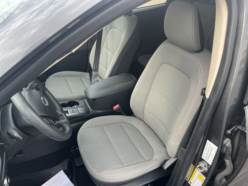 Used 2020 Ford Escape SE image 13