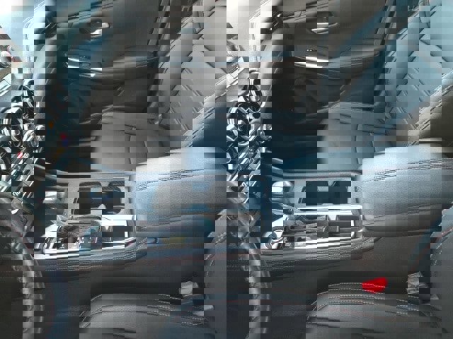 Used 2022 Nissan Sentra SR w/ SR Premium Package image 19