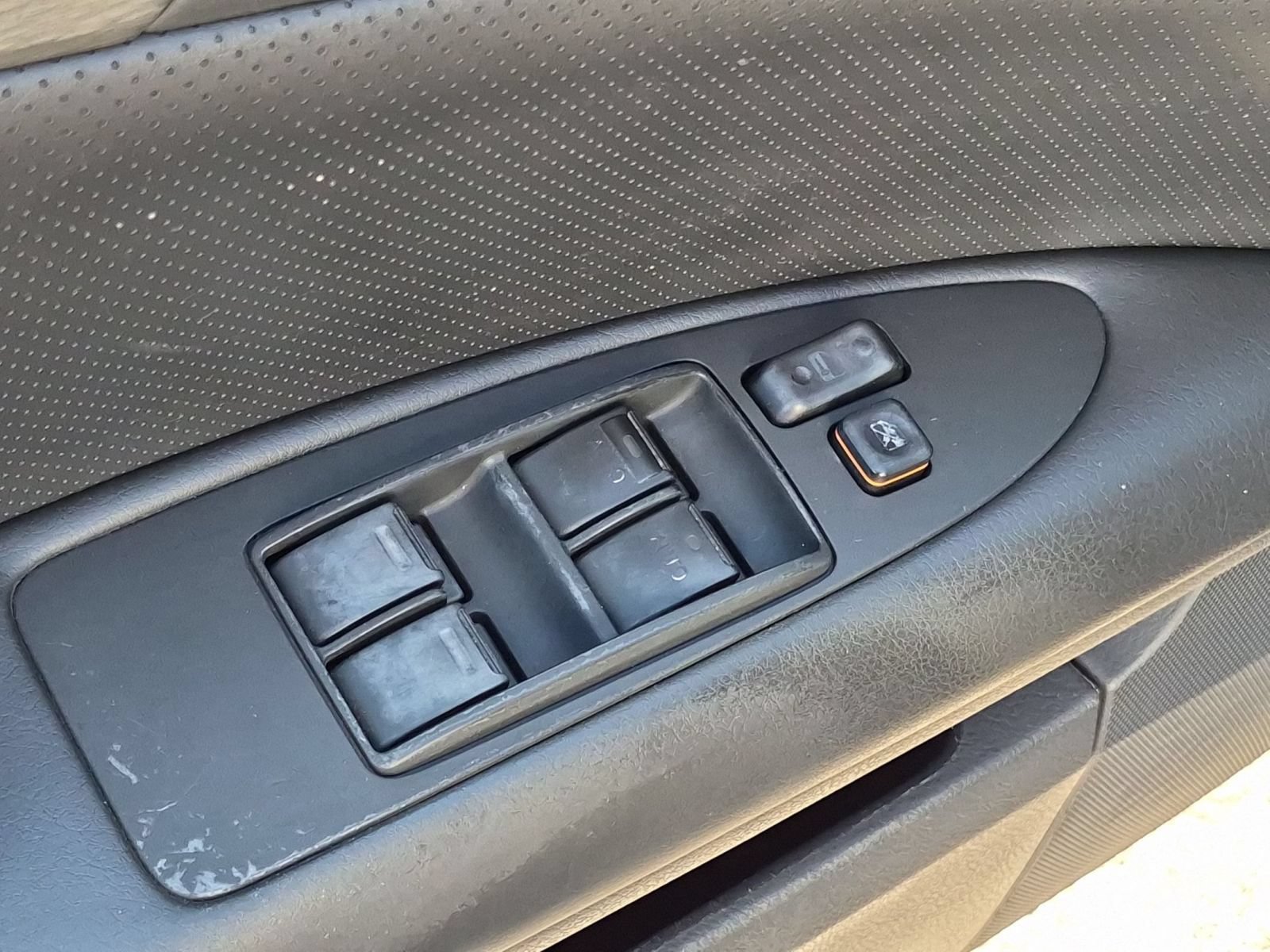 Used 2005 Toyota Avalon Touring FWD image 11