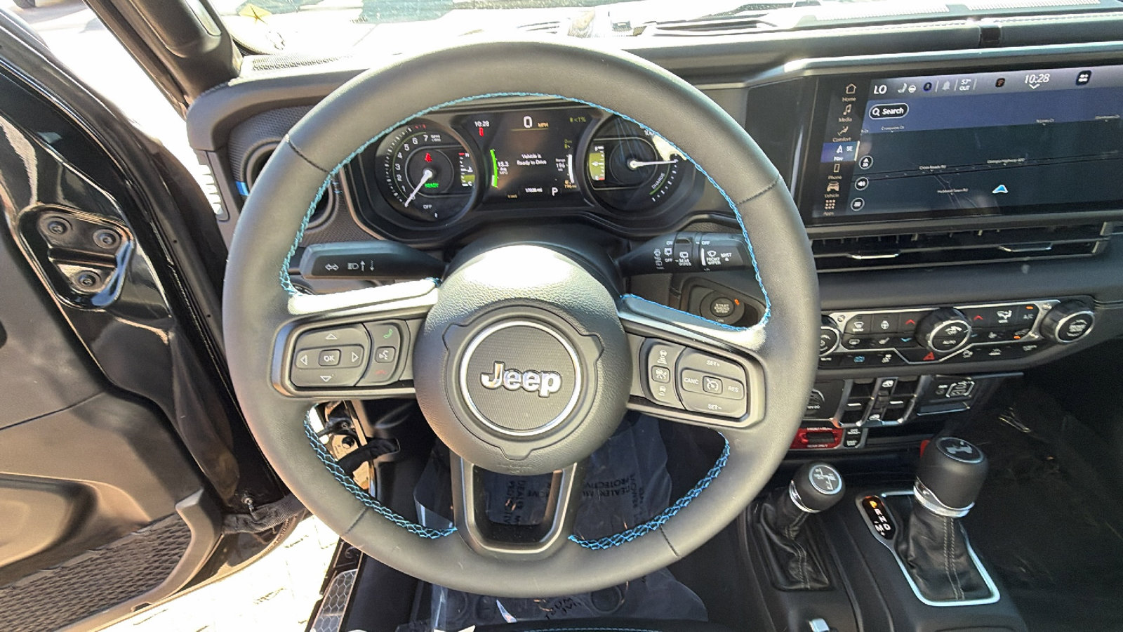 Used 2025 Jeep Wrangler Unlimited Rubicon 4xe image 26