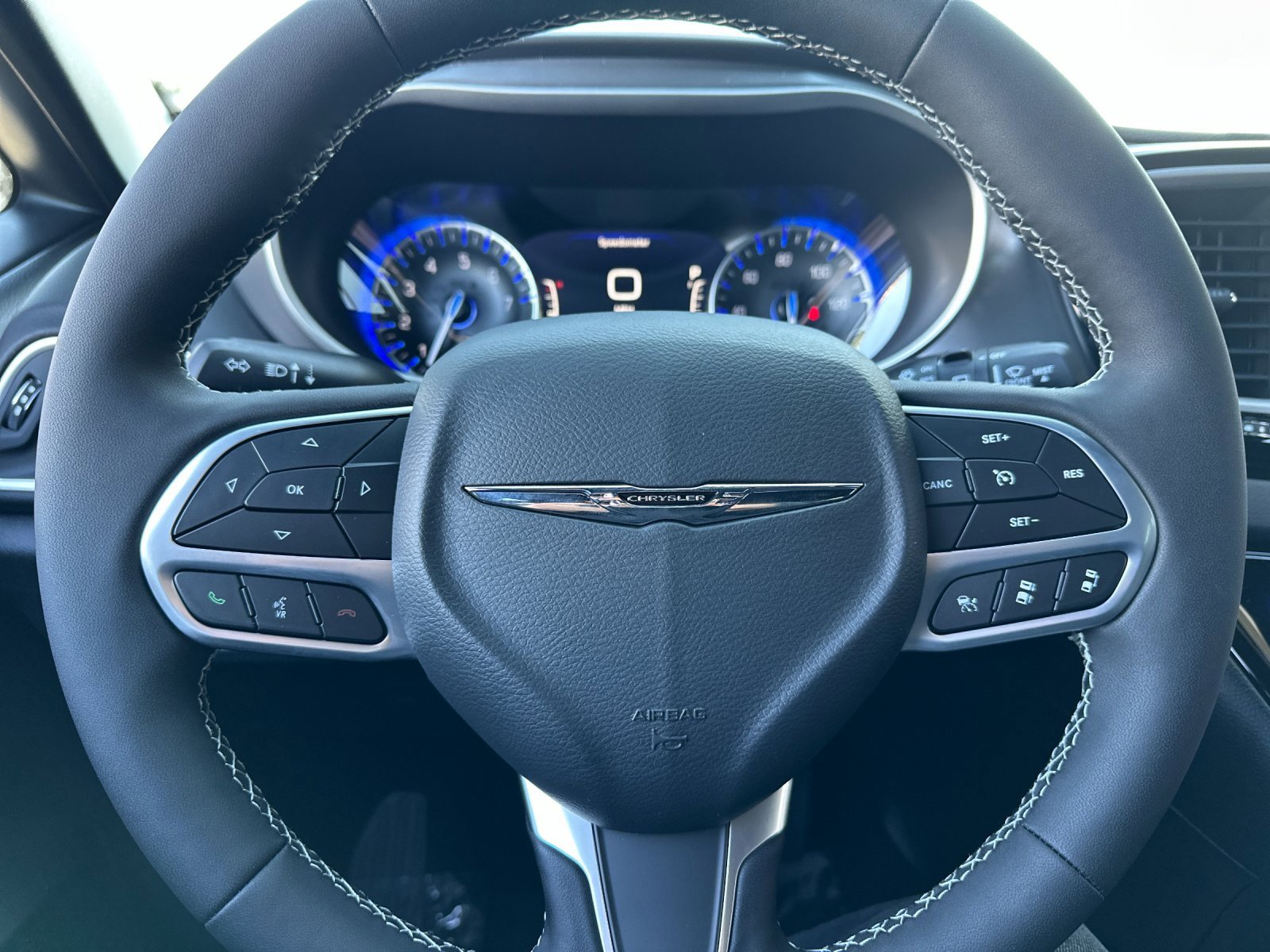 New 2025 Chrysler Voyager LX image 23