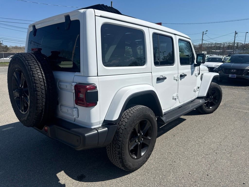 Used 2022 Jeep Wrangler Unlimited Sahara AWD/4WD image 7