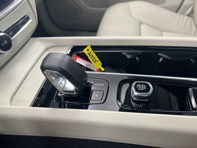 Used 2023 Volvo XC60 B5 Core w/ Climate Package AWD/4WD image 18