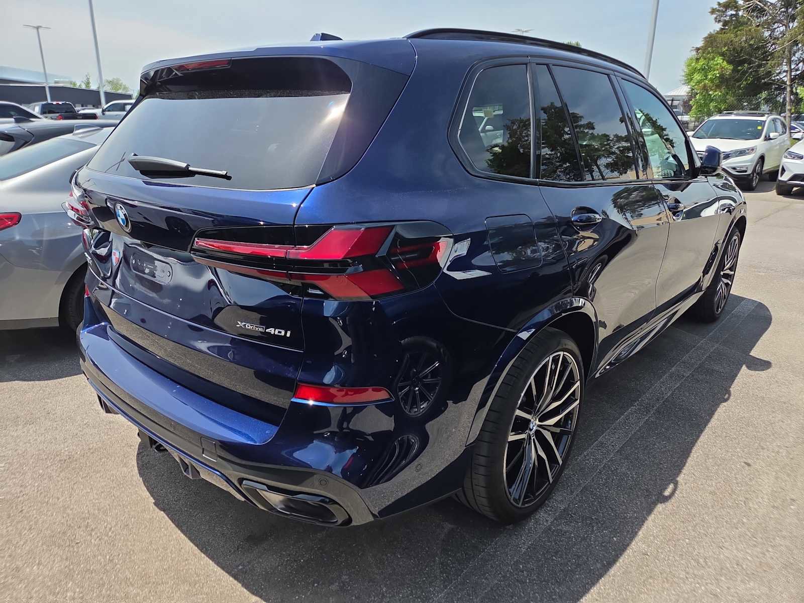 Used 2026 BMW X5 xDrive40i w/ M Sport Package AWD/4WD image 5