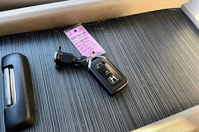 Used 2017 Honda Pilot Touring image 36