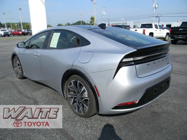 Used 2024 Toyota Prius Prime FWD image 4