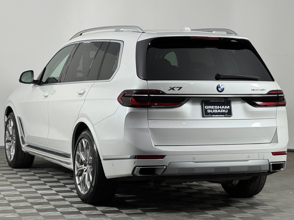 Used 2023 BMW X7 xDrive40i w/ Premium Package AWD/4WD image 4