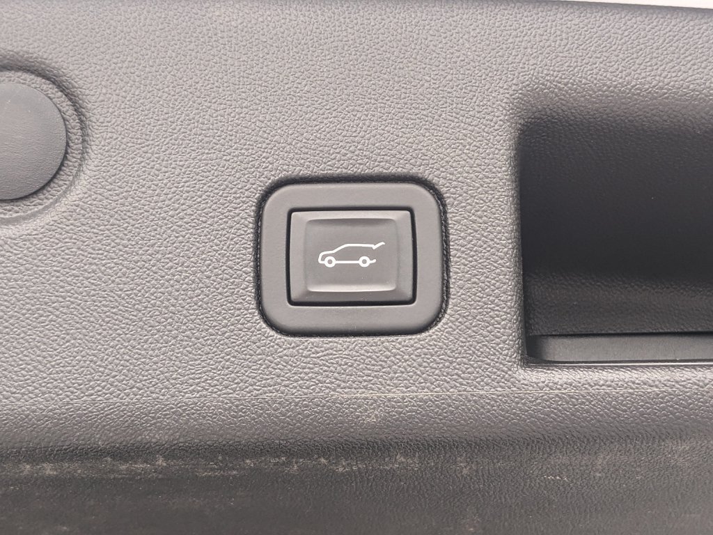 Used 2022 Chevrolet Equinox Premier AWD/4WD image 14