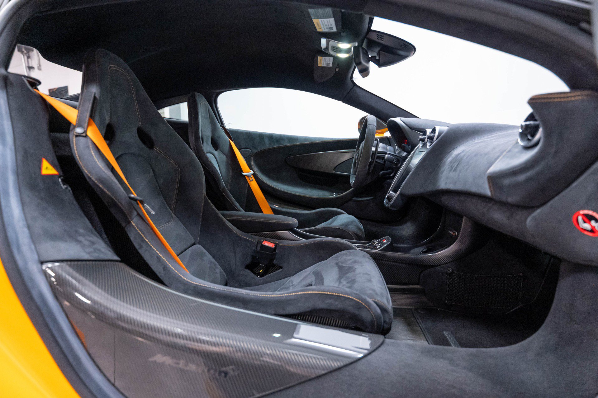 Used 2019 McLaren 600LT RWD image 24