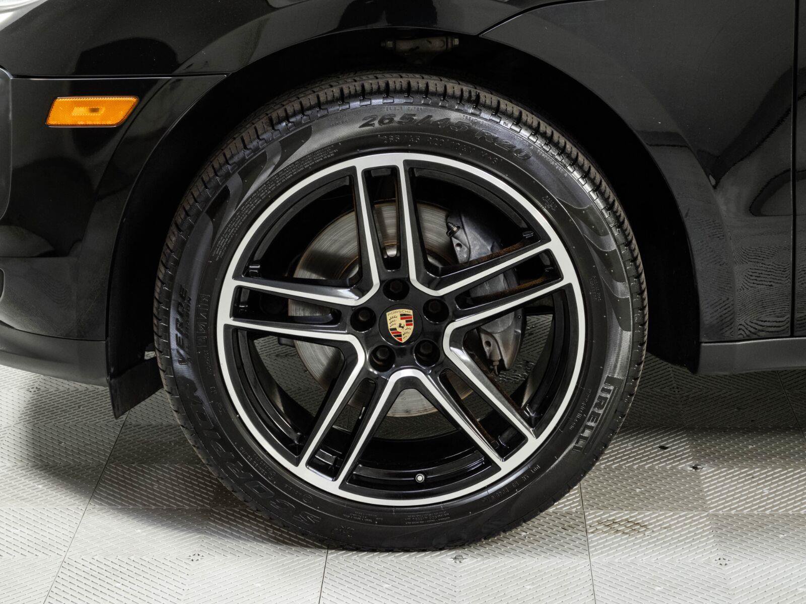 Used 2019 Porsche Macan AWD/4WD image 38