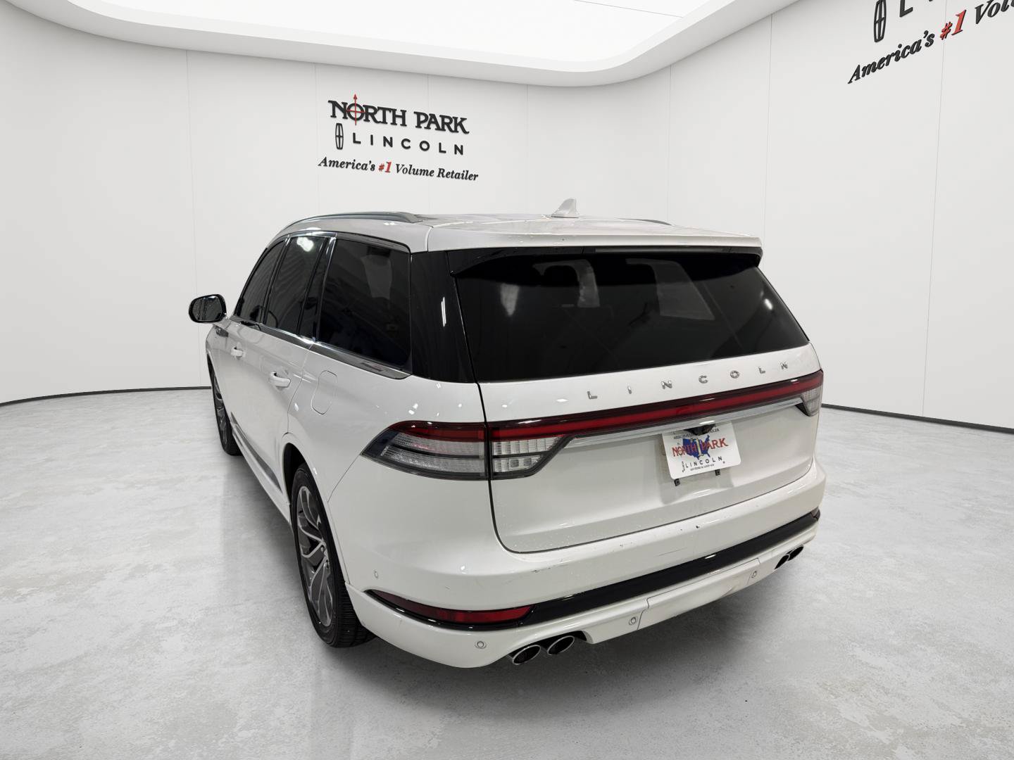 Used 2020 Lincoln Aviator Grand Touring w/ Equipment Group 302A AWD/4WD image 3