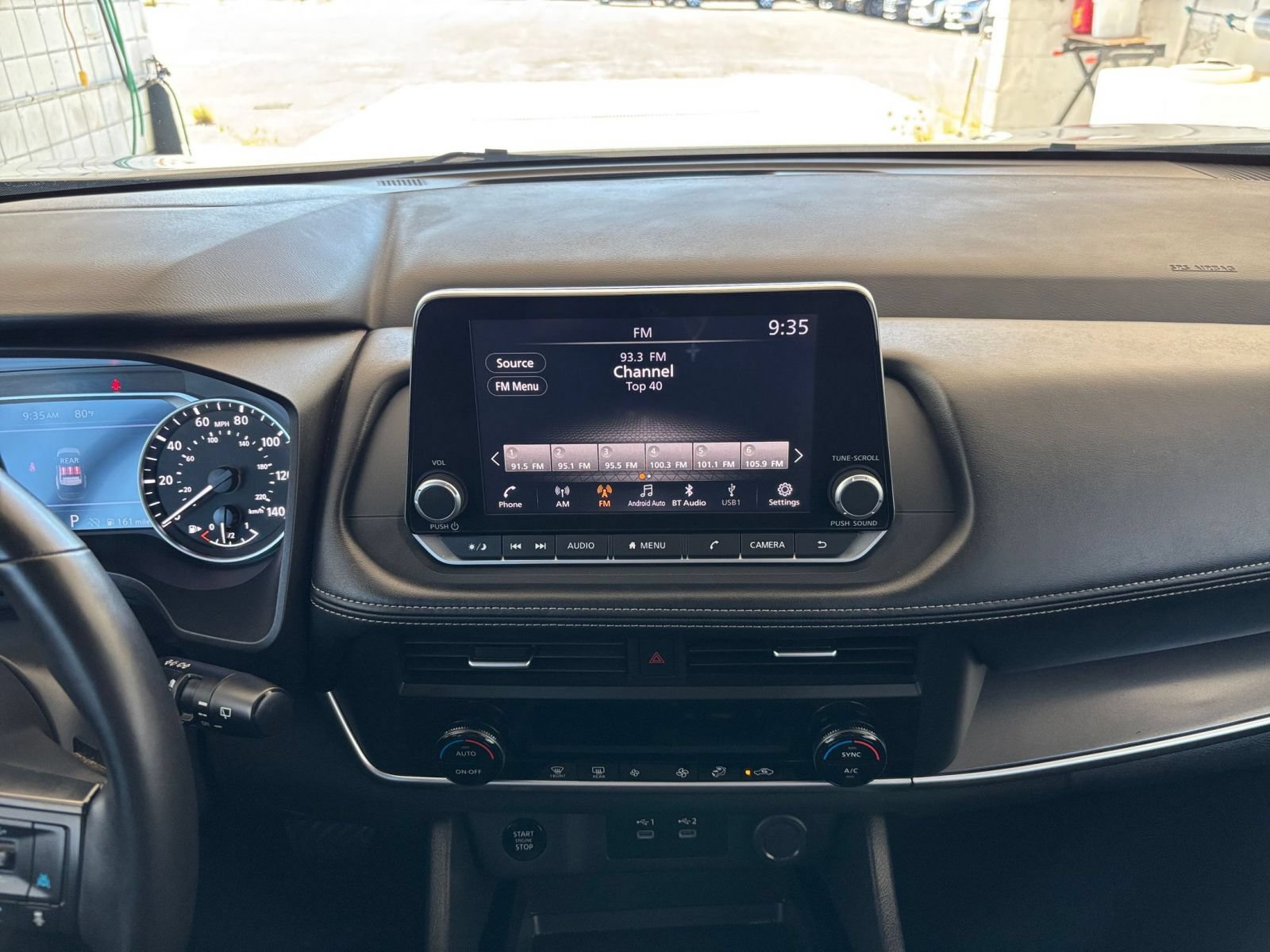 Used 2025 Nissan Rogue SV AWD/4WD image 16