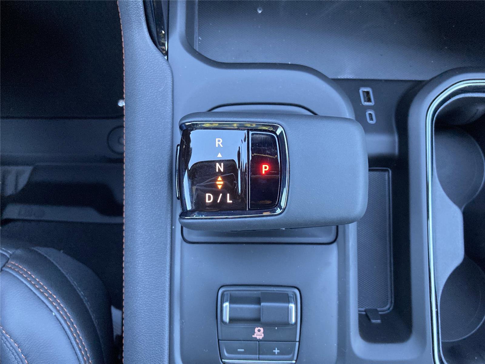 New 2026 GMC Sierra 1500 AT4 w/ AT4 Premium Package image 32