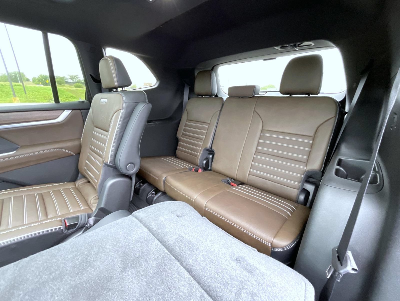 New 2026 GMC Acadia Denali Ultimate w/ LPO, Floor Liner Package AWD/4WD image 20