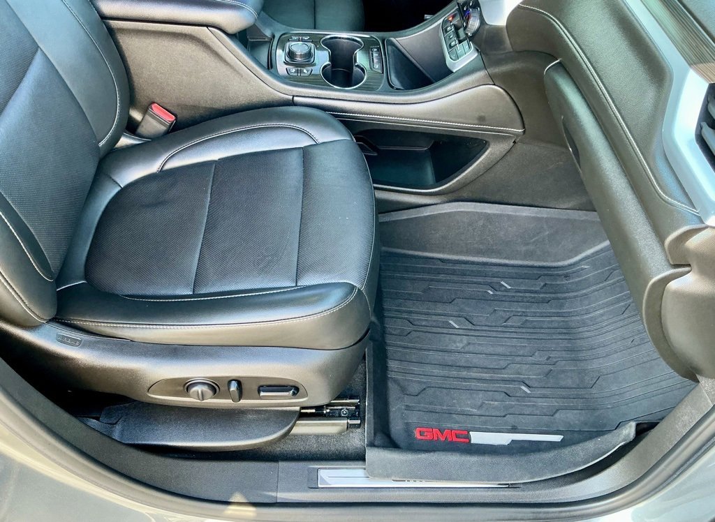 Used 2021 GMC Acadia SLT w/ Elevation Edition image 23