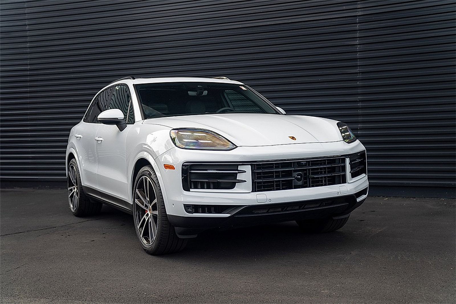 Used 2025 Porsche Cayenne S AWD/4WD image 27