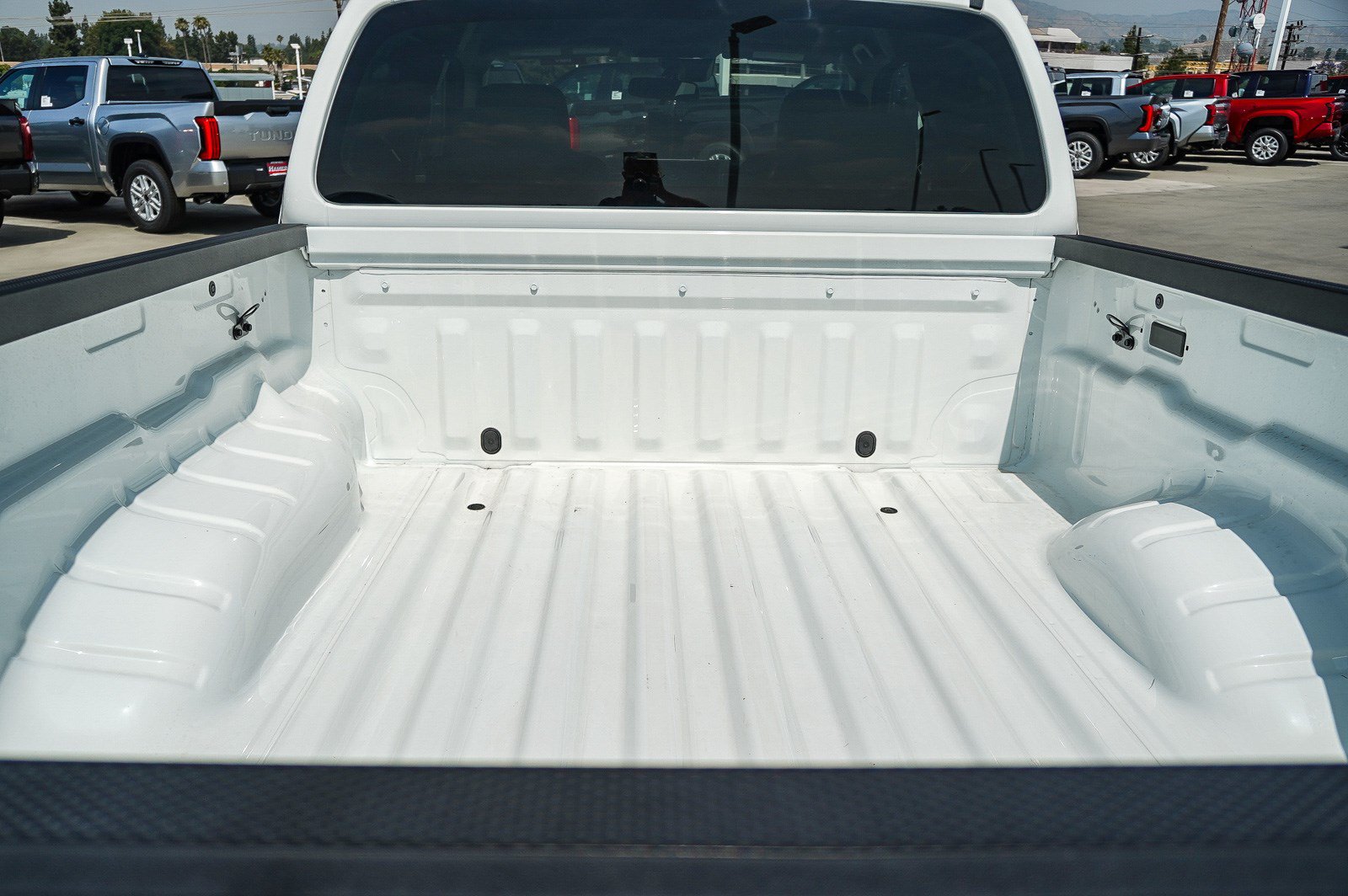 Used 2024 Nissan Frontier SV RWD image 30